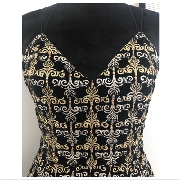ALICE + OLIVIA EMBROIDERED MINI DRESS - Picture 3 of 8